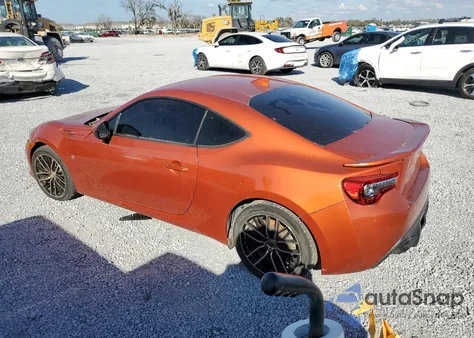 2017 Toyota 86 Base z USA, uszkodzony, nr VIN JF1ZNAA19H8705467
